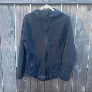 Athleta Yosemite women’s M  black lightweight waterproof jacket coat
